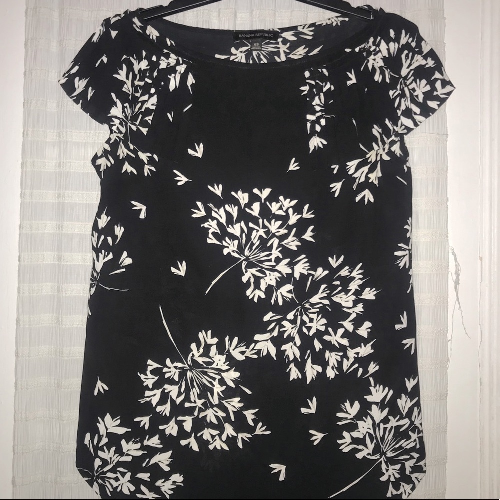 Banana Republic short sleeve floral blouse, XS